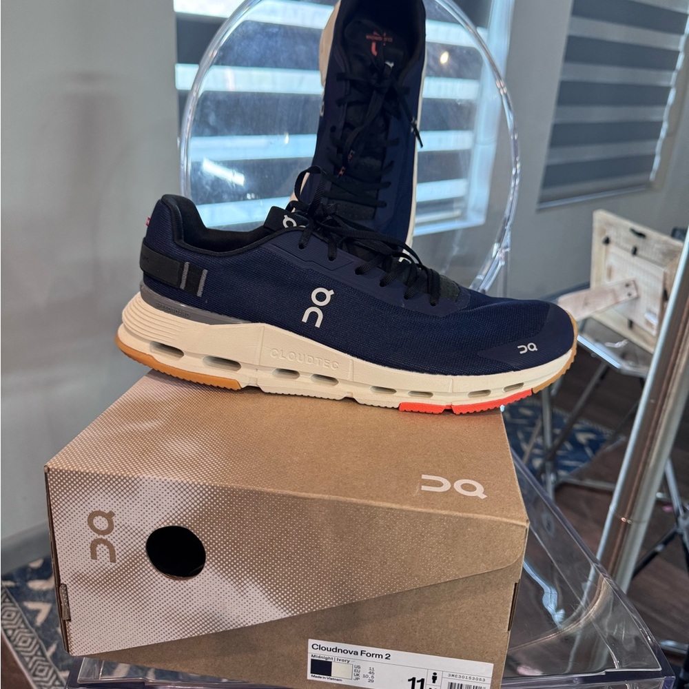 On Running Cloudnova Form 2 Men's Shoes - Navy and White